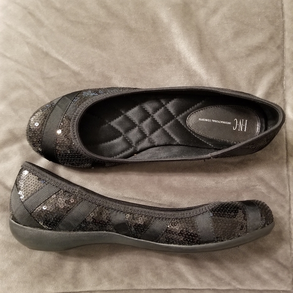 INC Black Sequence & Ribbon Flats NWOT Size 5 1/2 - Picture 2 of 4